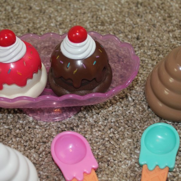 Battat Ice Cream Parlor Sundae Play Circle Food Pretend Scoop Spoons Toys Lot - Picture 2 of 5